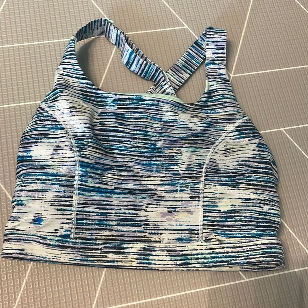 Lululemon size 6 bra